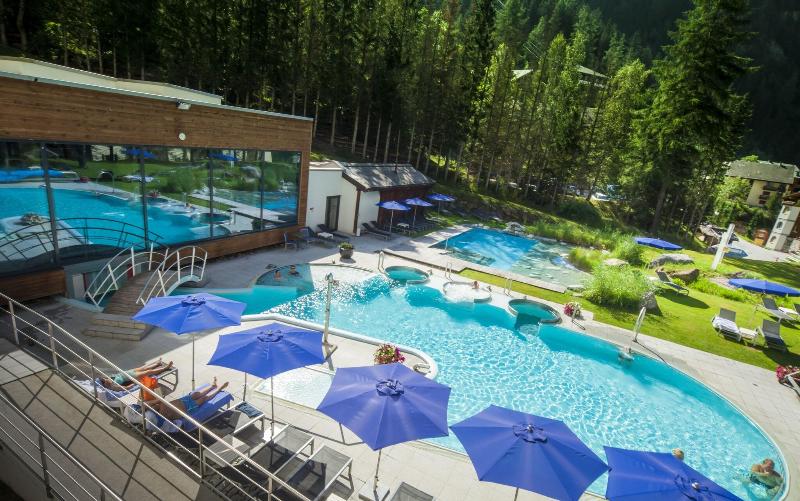 Le Bristol Leukerbad Hotel - Havuz