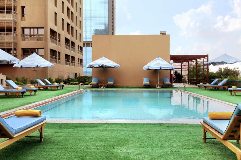 Cairo World Trade Center Hotel & Residences - Havuz