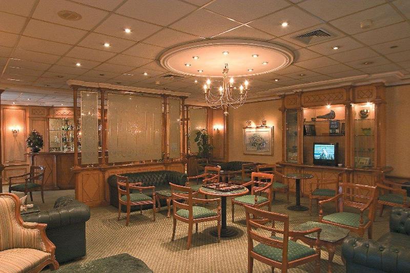 Cairo World Trade Center Hotel & Residences - Restoran