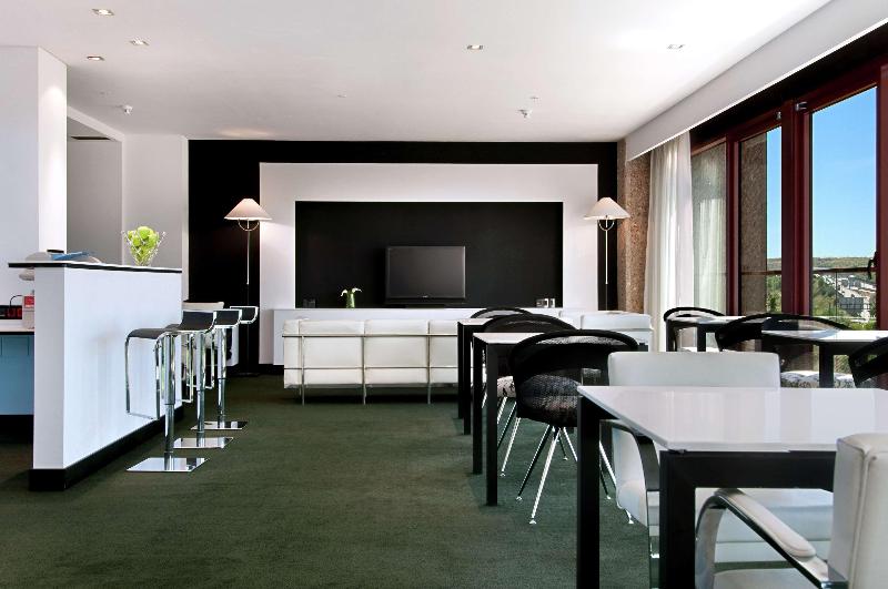 Hilton Madrid Airport - Genel