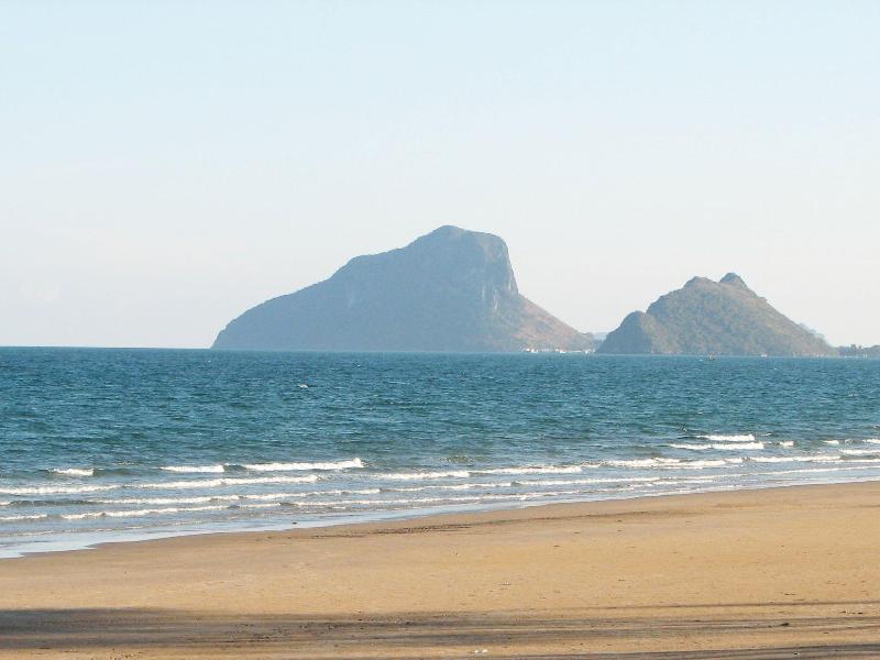 Tolani Resort Kui Buri - Plaj