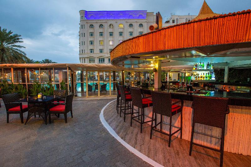 Radisson Blu Hotel, Muscat - Bar