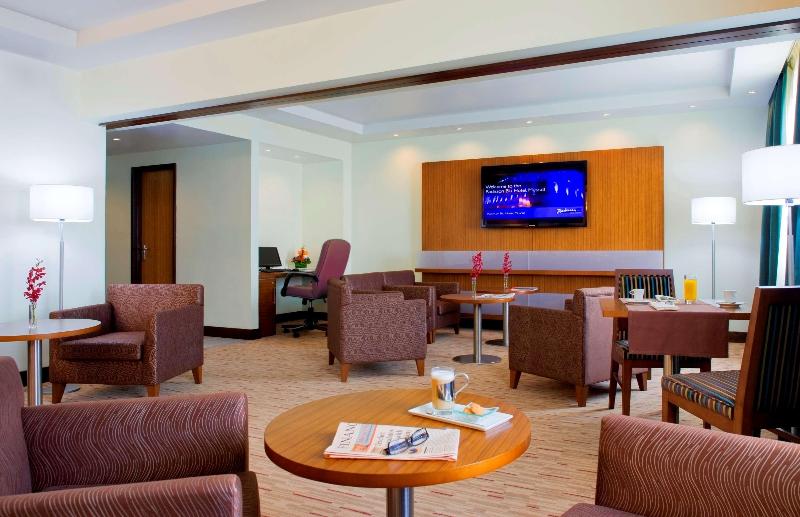 Radisson Blu Hotel, Muscat - Bar