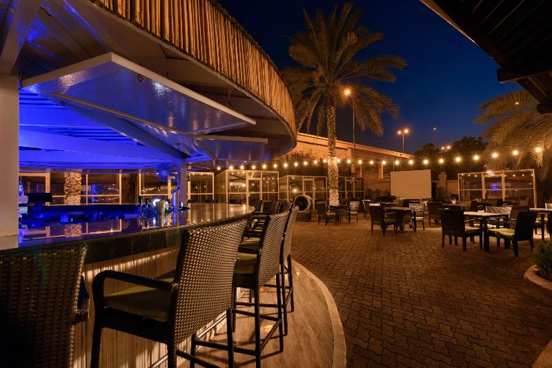 Radisson Blu Hotel, Muscat - Bar