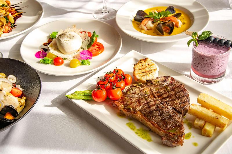 Radisson Blu Hotel, Muscat - Restoran