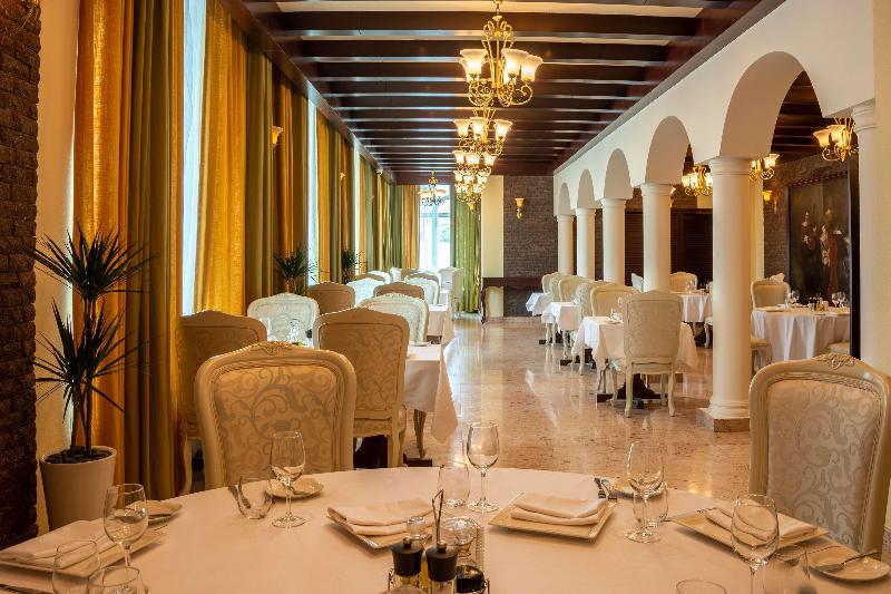 Radisson Blu Hotel, Muscat - Restoran