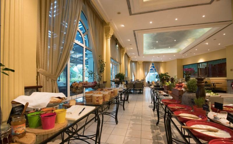 Radisson Blu Hotel, Muscat - Restoran