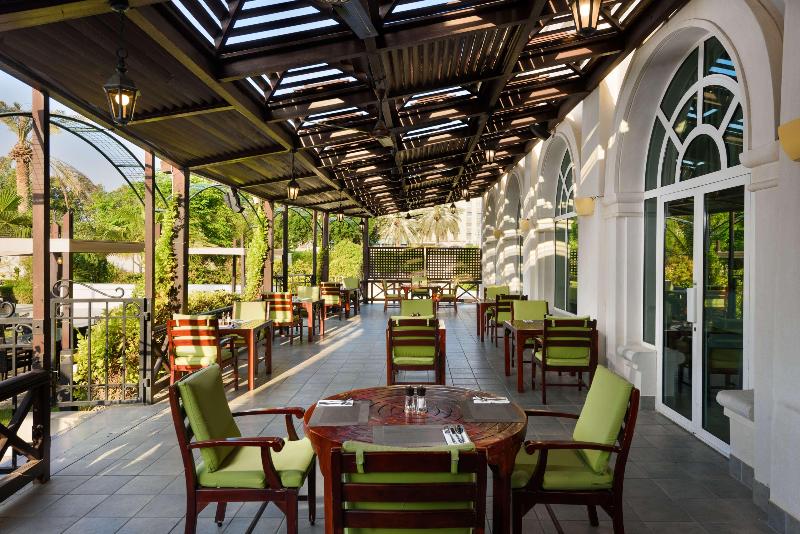 Radisson Blu Hotel, Muscat - Restoran