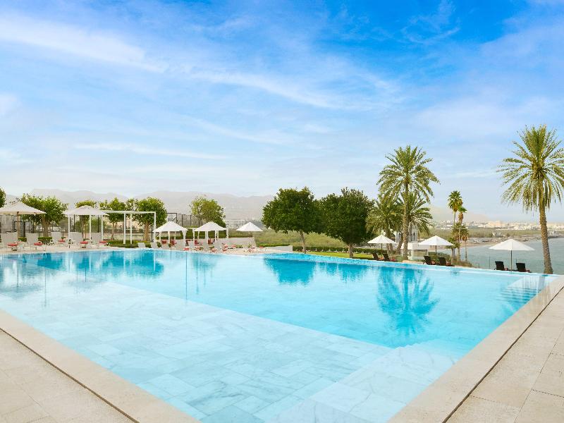 Crowne Plaza Muscat - Havuz