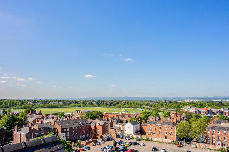 Crowne Plaza Chester - Genel