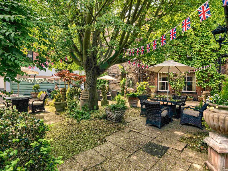 Mercure Salisbury White Hart Hotel - Genel