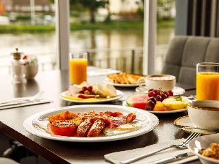 Sunday London Staines-upon-Thames Heathrow T5 fotoÄŸrafÄ±