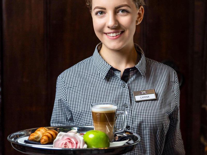 Bush Hotel Farnham - Restoran
