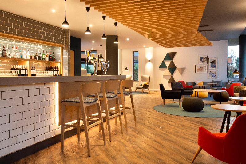 Holiday Inn Express Cheltenham Town Centre - Bar
