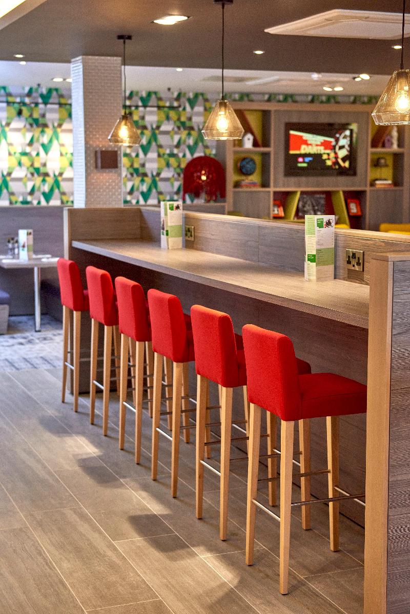 Holiday Inn Northampton West M1, Jct 16 - Bar