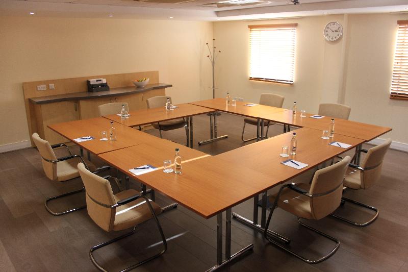 Holiday Inn Express Cardiff Airport - Toplantı