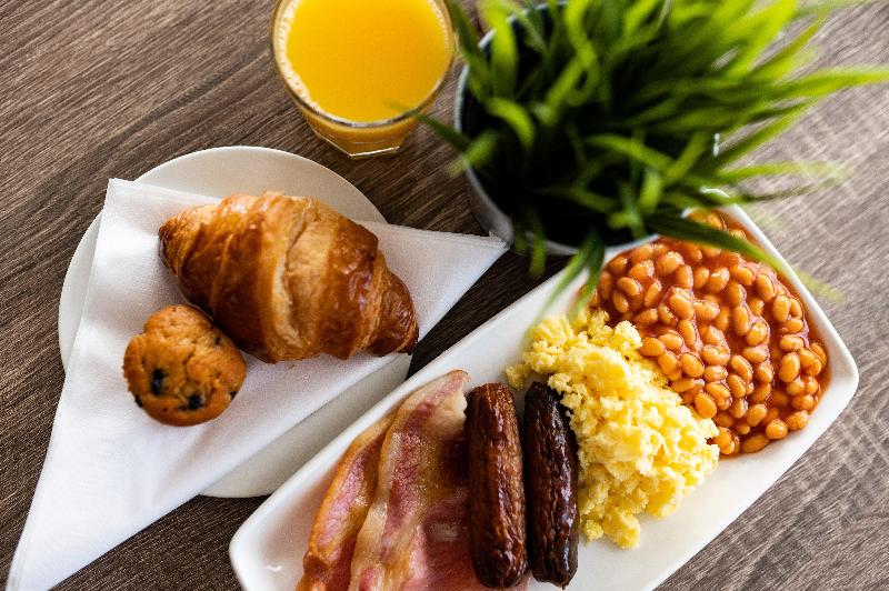 Holiday Inn Express Cardiff Airport - Restoran