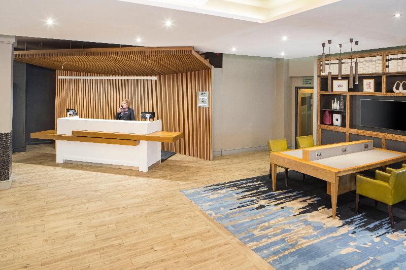 Crowne Plaza Solihull - Lobi