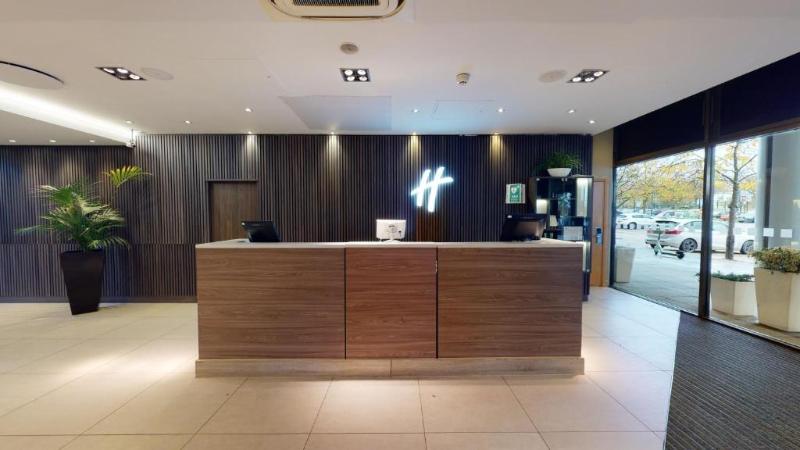 Holiday Inn Milton Keynes - Lobi