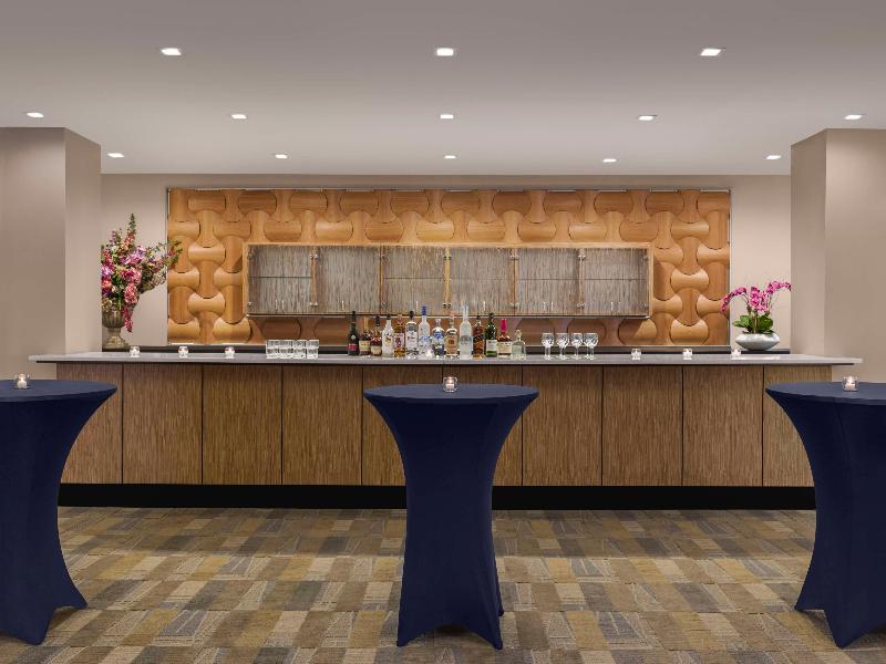 Doubletree Fort Lee George Washington Bridge - Restoran