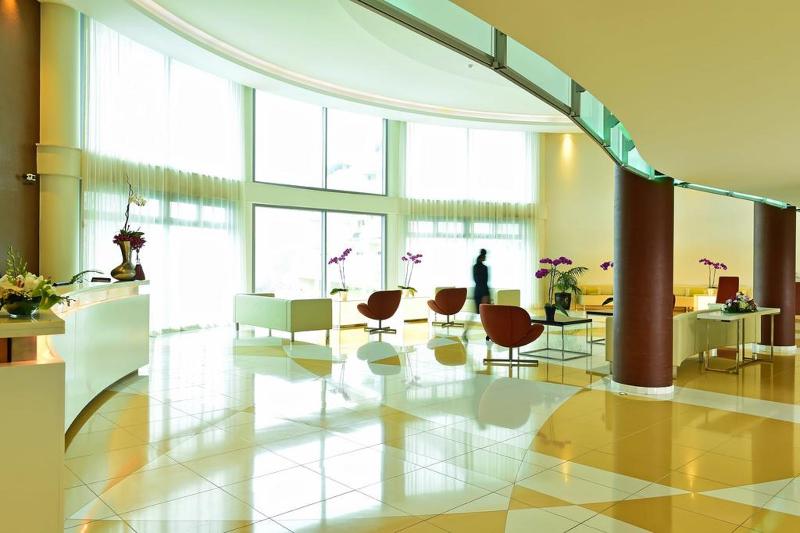 PESTANA PROMENADE PREMIUM OCEAN RESORT - Lobi