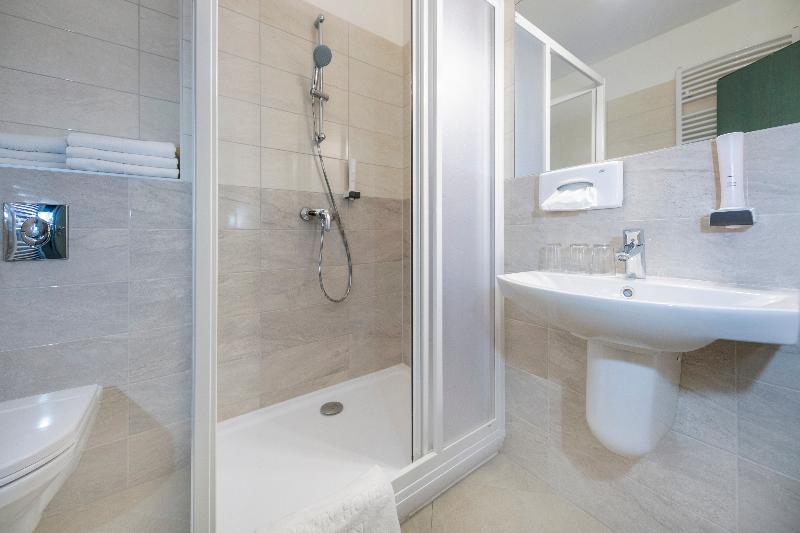 Corvin Hotel Budapest - Corvin wing - Oda