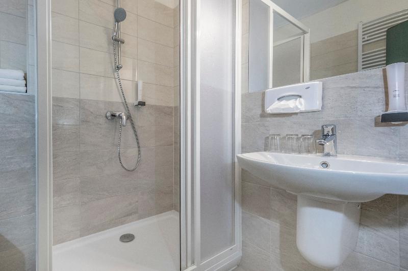 Corvin Hotel Budapest - Corvin wing - Oda