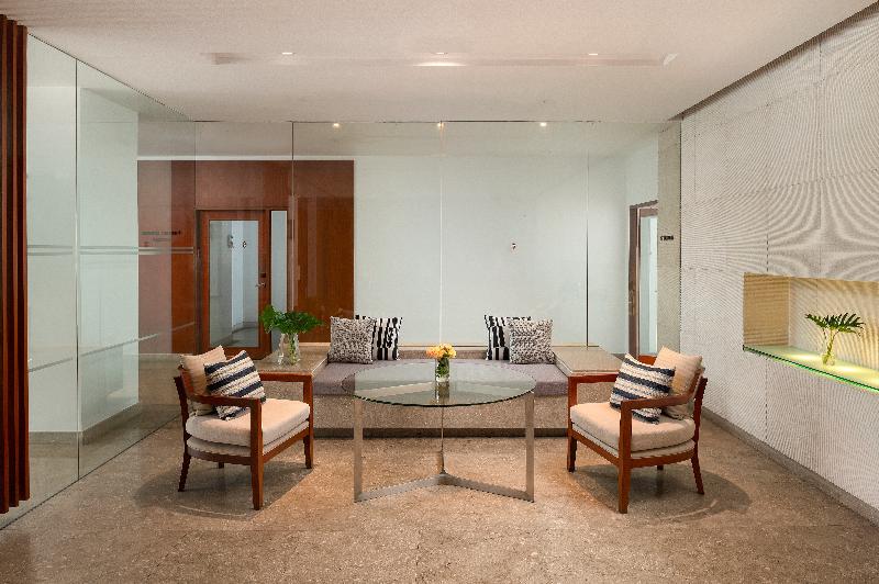 Woodlands Suites Serviced Residences - Lobi