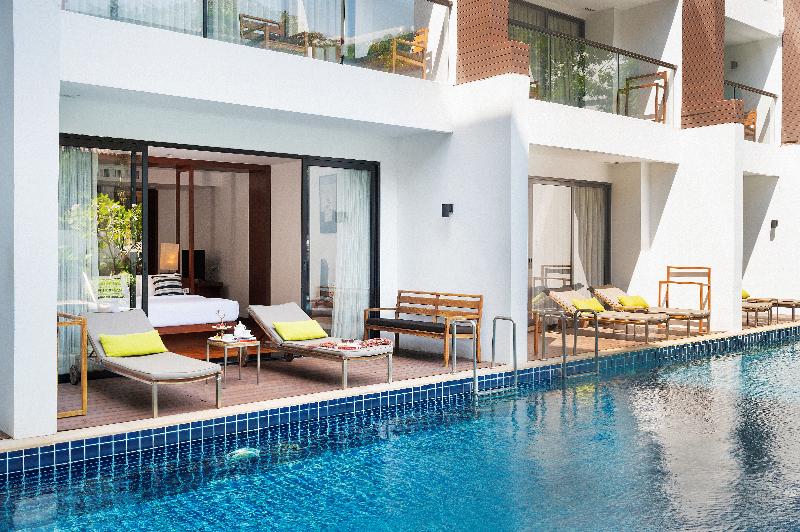 Woodlands Suites Serviced Residences - Havuz