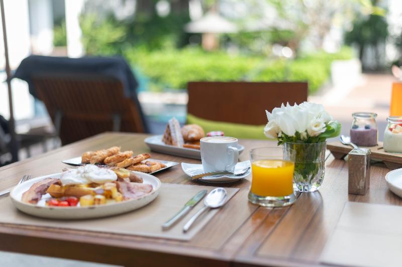 Woodlands Suites Serviced Residences - Restoran