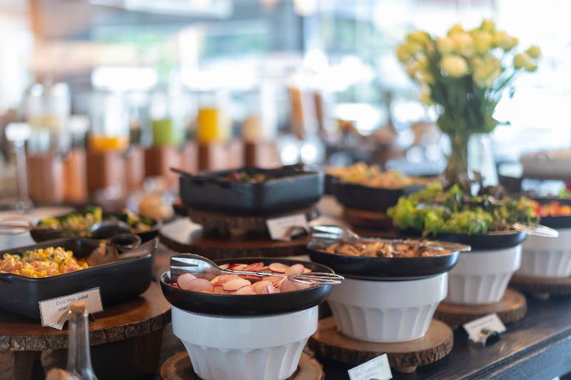 Woodlands Suites Serviced Residences - Restoran
