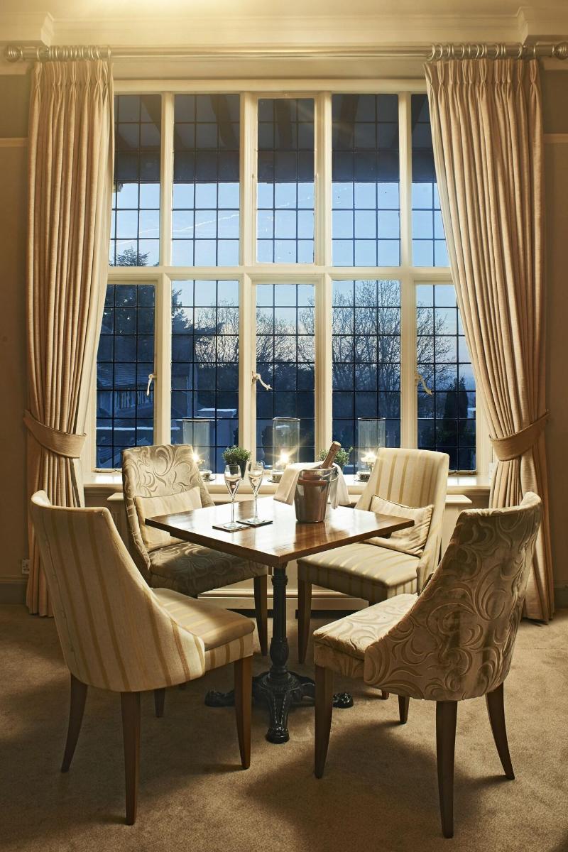 The Manor Elstree - Lobi