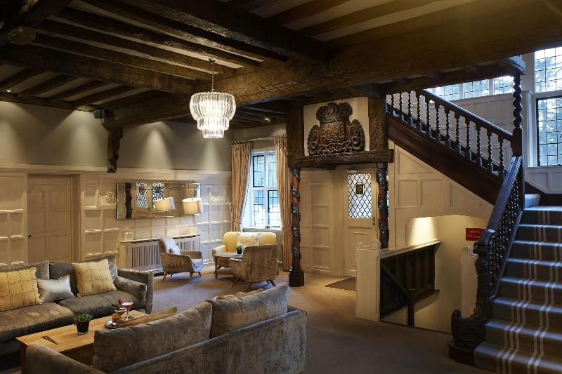 The Manor Elstree - Lobi
