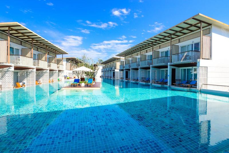 The Briza Beach Resort Khaolak - Havuz