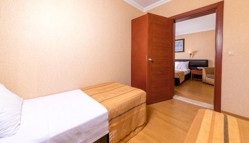 Julian Club Hotel - Oda