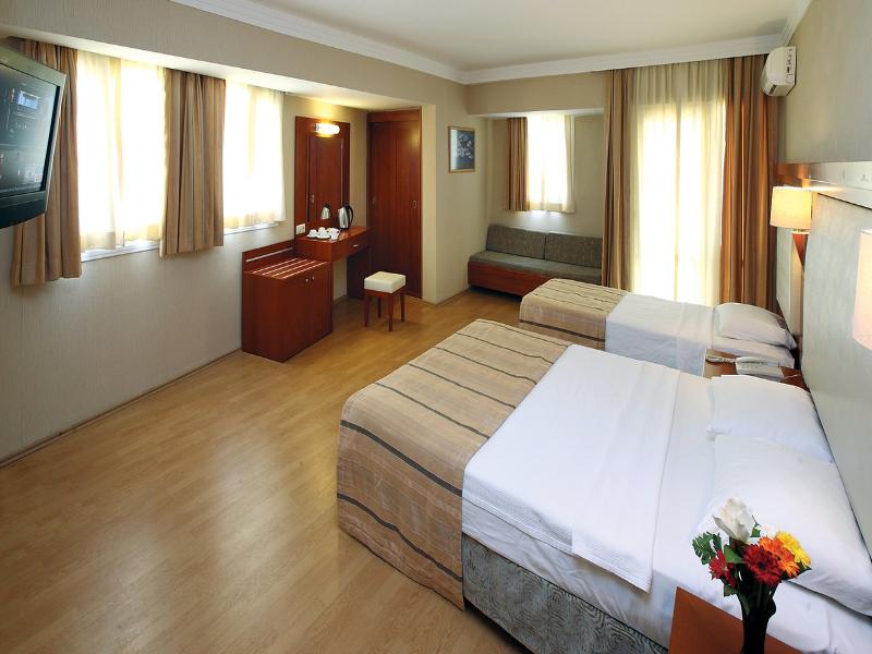 Julian Club Hotel - Oda