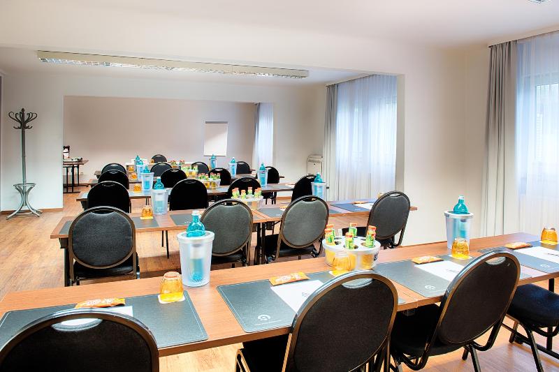 Achat Hotel Schwetzingen - Toplantı
