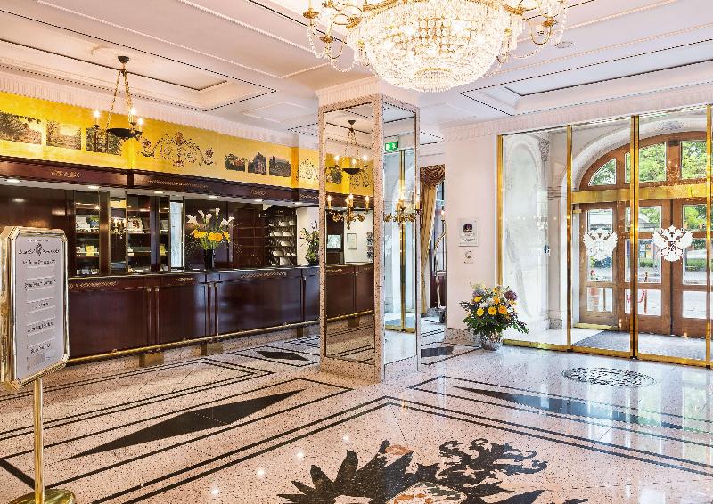 Best Western Premier Grand Hotel Russischer Hof - Lobi