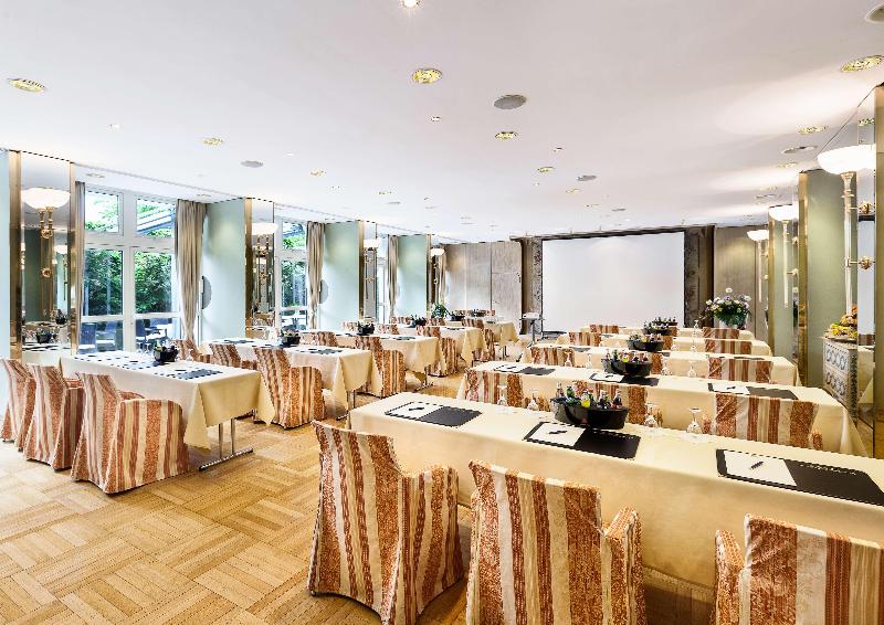 Best Western Premier Grand Hotel Russischer Hof - Toplantı