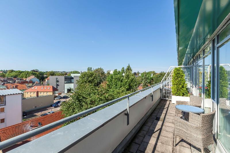 Best Western Premier Grand Hotel Russischer Hof - Genel