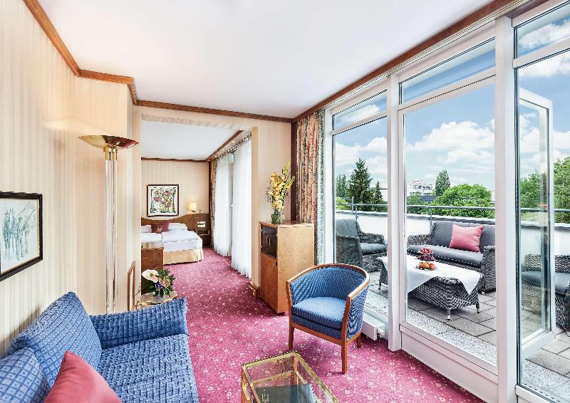 Best Western Premier Grand Hotel Russischer Hof - Oda