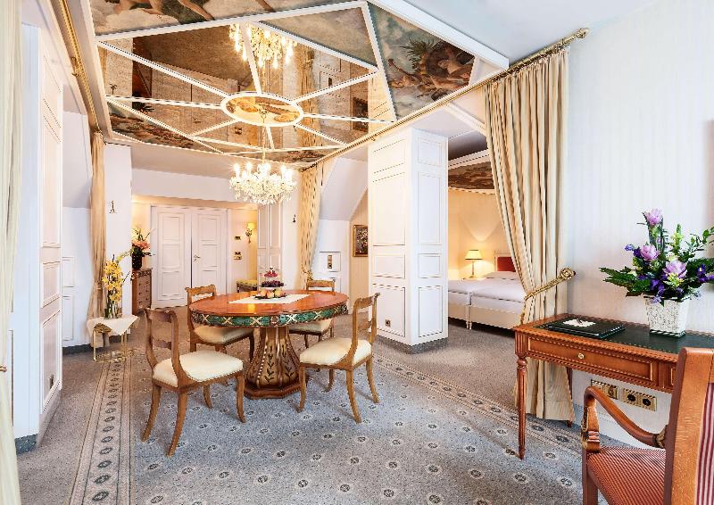 Best Western Premier Grand Hotel Russischer Hof - Oda