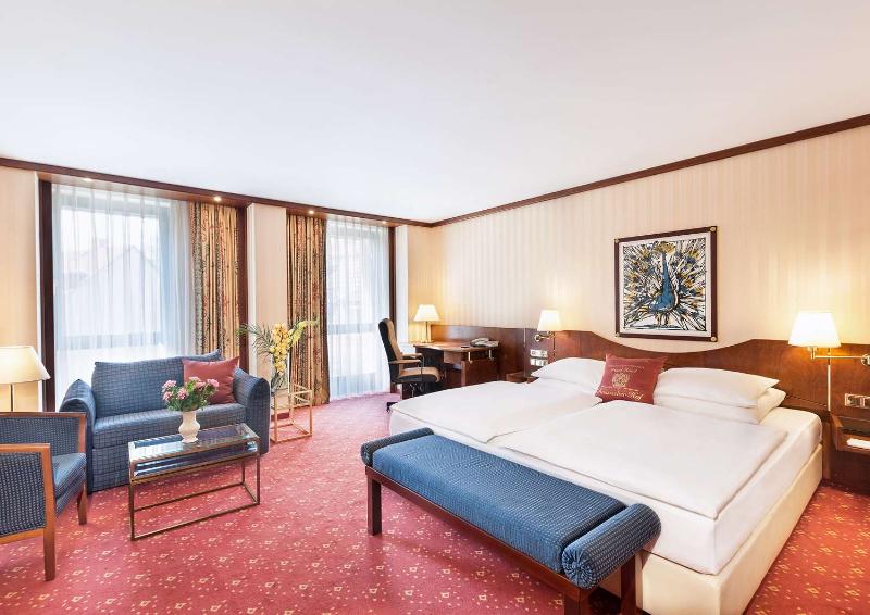 Best Western Premier Grand Hotel Russischer Hof - Oda