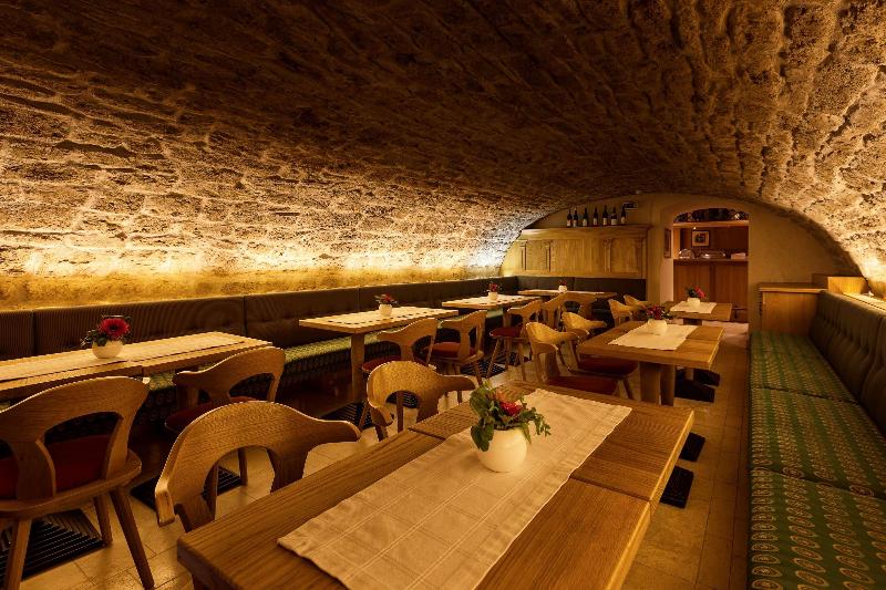 Best Western Premier Grand Hotel Russischer Hof - Restoran