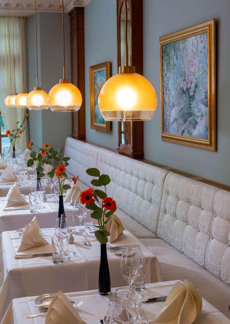 Best Western Premier Grand Hotel Russischer Hof - Restoran