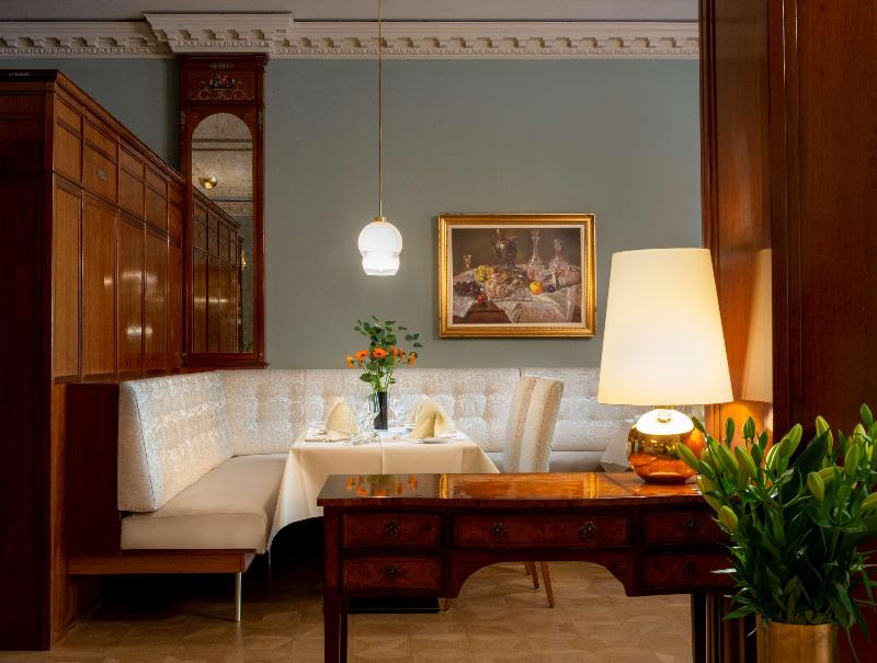 Best Western Premier Grand Hotel Russischer Hof - Restoran