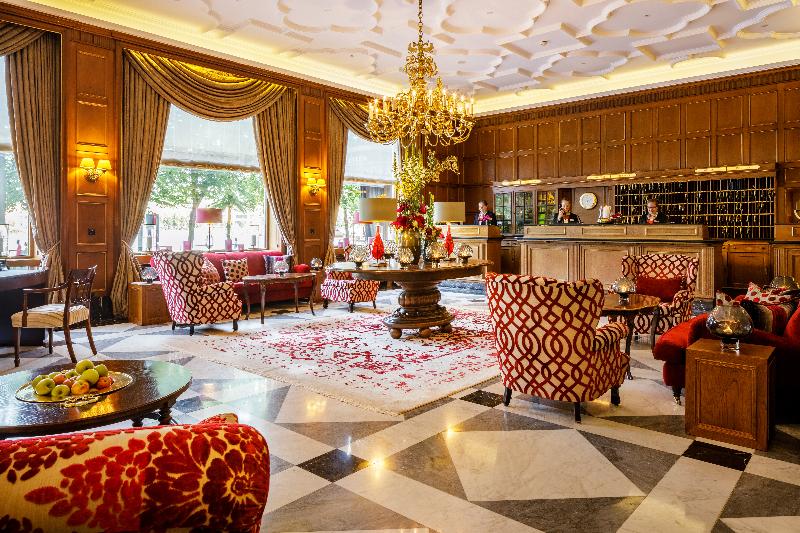 Fairmont Hotel Vier Jahreszeiten - Lobi