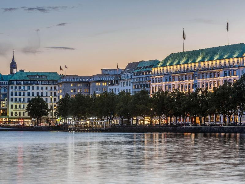 Fairmont Hotel Vier Jahreszeiten - Genel