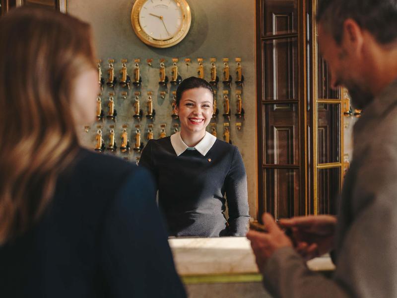 Fairmont Hotel Vier Jahreszeiten - Genel