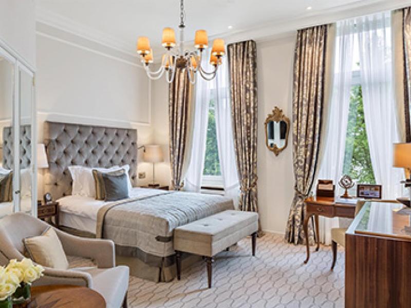Fairmont Hotel Vier Jahreszeiten - Oda